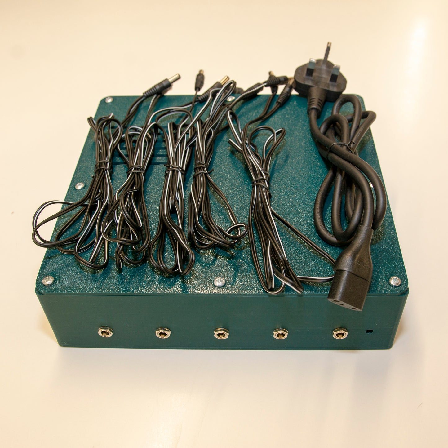 Shop Multi-Socket Power Supply, 220v to 12vdc